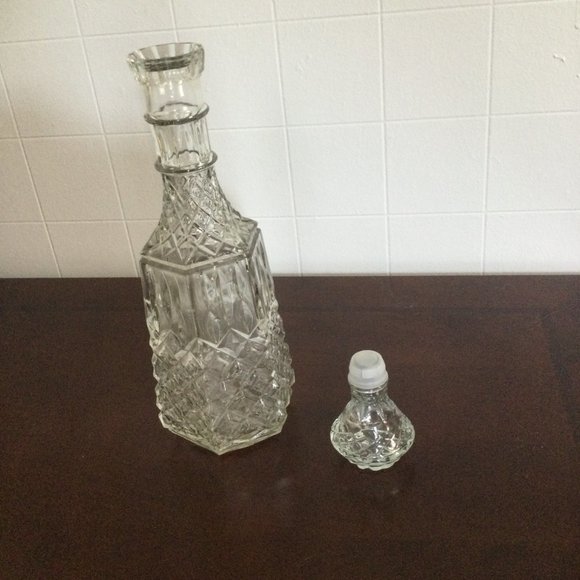 Vintage clear Glass hexagonal bottle decanter w stopper diamond & flower 15" - Picture 2 of 4